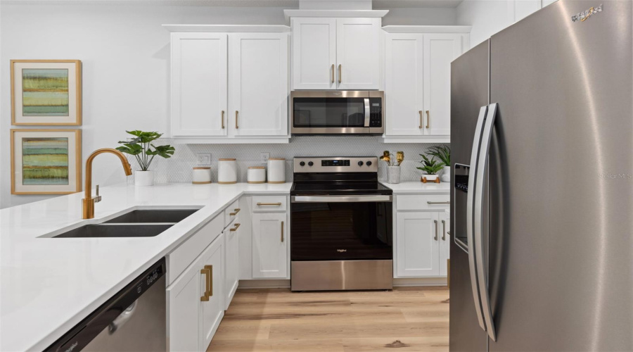 Hickory Grove Aurora Model Kitchen