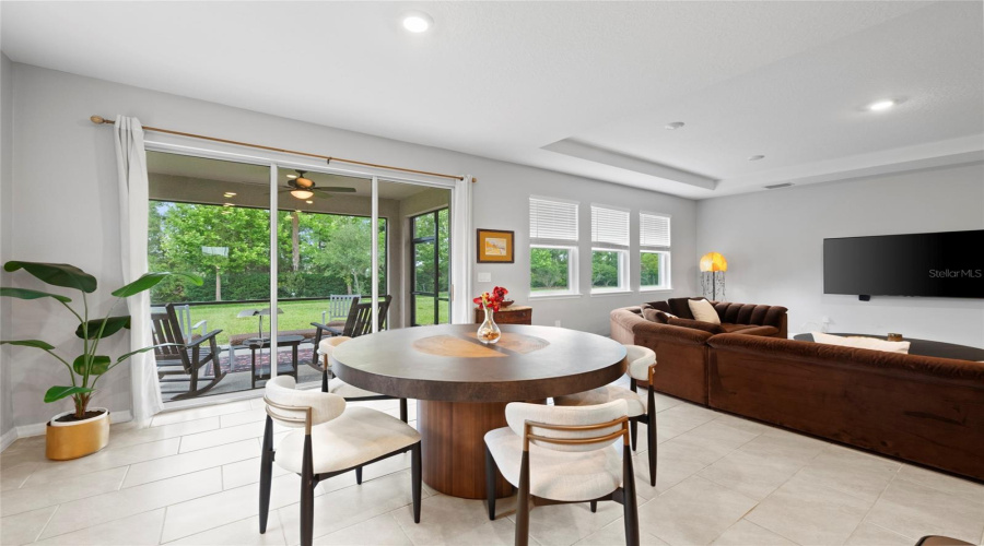 Dining/ Living
