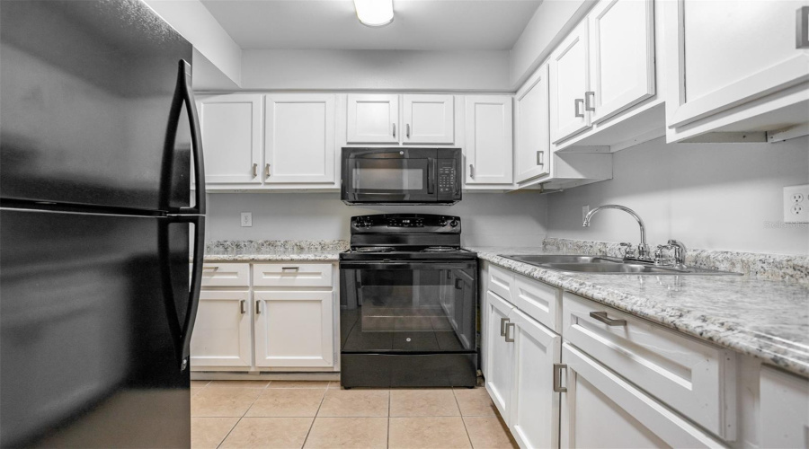 Tampa, Florida 33615, 1 Bedroom Bedrooms, ,1 Bathroombathrooms,Residential,For Sale,Nacido,0,Mfrtb8523625