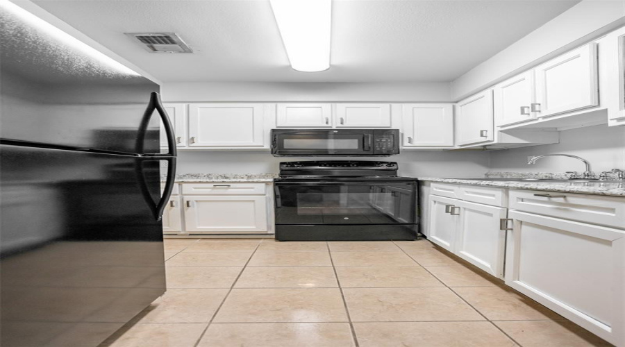 Tampa, Florida 33615, 1 Bedroom Bedrooms, ,1 Bathroombathrooms,Residential,For Sale,Nacido,0,Mfrtb8523625