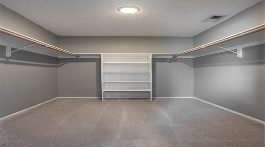Tampa, Florida 33615, 1 Bedroom Bedrooms, ,1 Bathroombathrooms,Residential,For Sale,Nacido,0,Mfrtb8523625