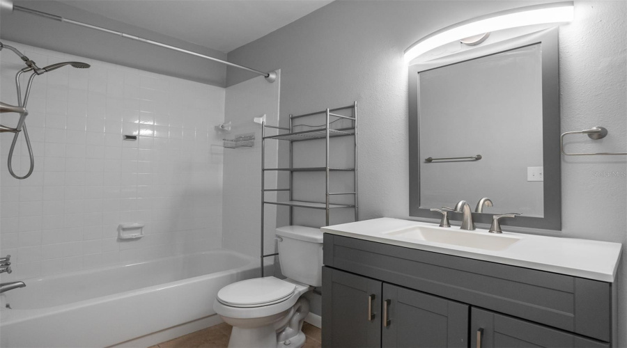 Tampa, Florida 33615, 1 Bedroom Bedrooms, ,1 Bathroombathrooms,Residential,For Sale,Nacido,0,Mfrtb8523625