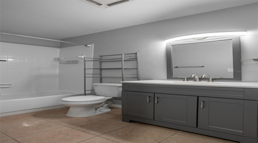 Tampa, Florida 33615, 1 Bedroom Bedrooms, ,1 Bathroombathrooms,Residential,For Sale,Nacido,0,Mfrtb8523625