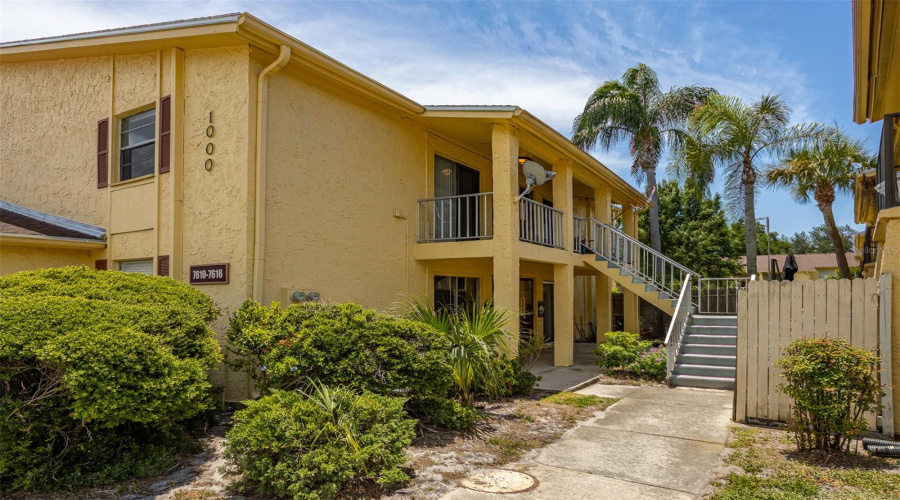 Tampa, Florida 33615, 1 Bedroom Bedrooms, ,1 Bathroombathrooms,Residential,For Sale,Nacido,0,Mfrtb8523625