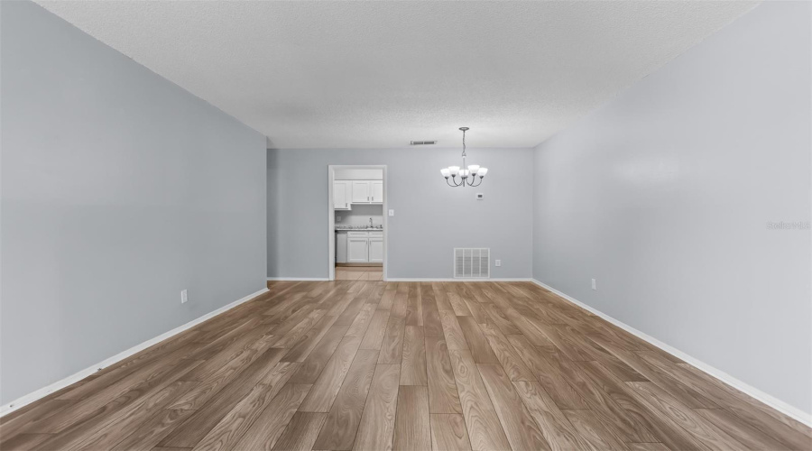 Tampa, Florida 33615, 1 Bedroom Bedrooms, ,1 Bathroombathrooms,Residential,For Sale,Nacido,0,Mfrtb8523625