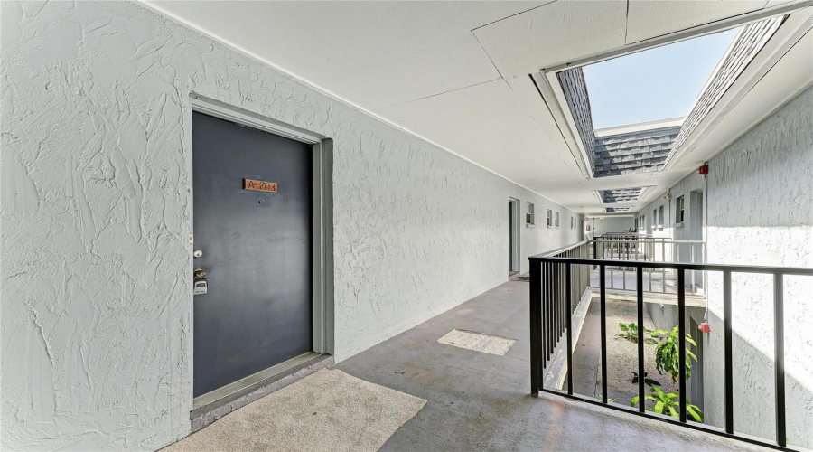 Bradenton, Florida 34207, 1 Bedroom Bedrooms, ,1 Bathroombathrooms,Residential,For Sale,Fountain Lake,0,Mfra4699538