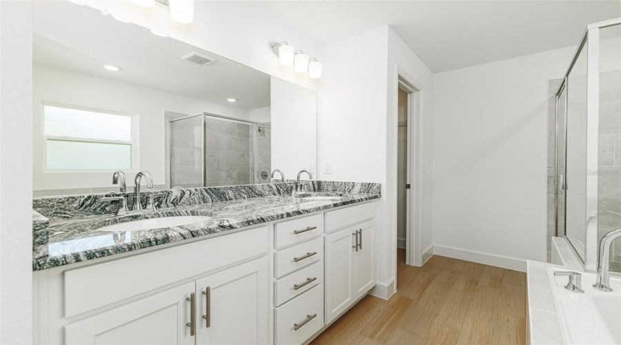 Winter Haven, Florida 33880, 3 Bedroom Bedrooms, ,2 Bathroombathrooms,Residential,For Sale,Thornhill,0,Mfrl4962366
