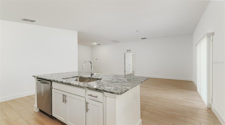 Winter Haven, Florida 33880, 3 Bedroom Bedrooms, ,2 Bathroombathrooms,Residential,For Sale,Thornhill,0,Mfrl4962366