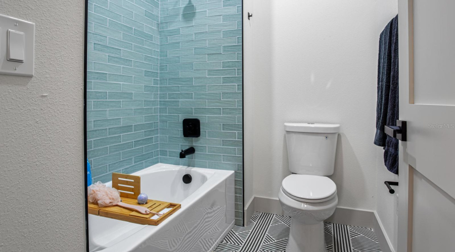 Tampa, Florida 33607, 3 Bedroom Bedrooms, ,2 Bathroombathrooms,Residential,For Sale,Arch,0,Mfrtb8515990
