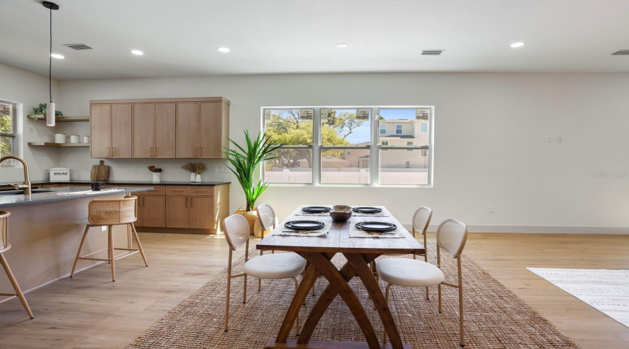 Tampa, Florida 33607, 3 Bedroom Bedrooms, ,2 Bathroombathrooms,Residential,For Sale,Arch,0,Mfrtb8515990