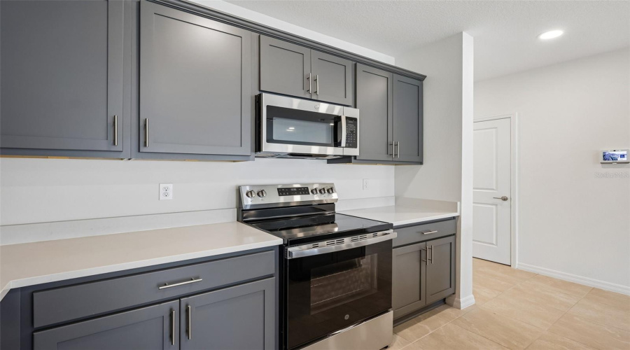 Zephyrhills, Florida 33541, 3 Bedroom Bedrooms, ,2 Bathroombathrooms,Residential,For Sale,Turpins,0,Mfrtb8519421