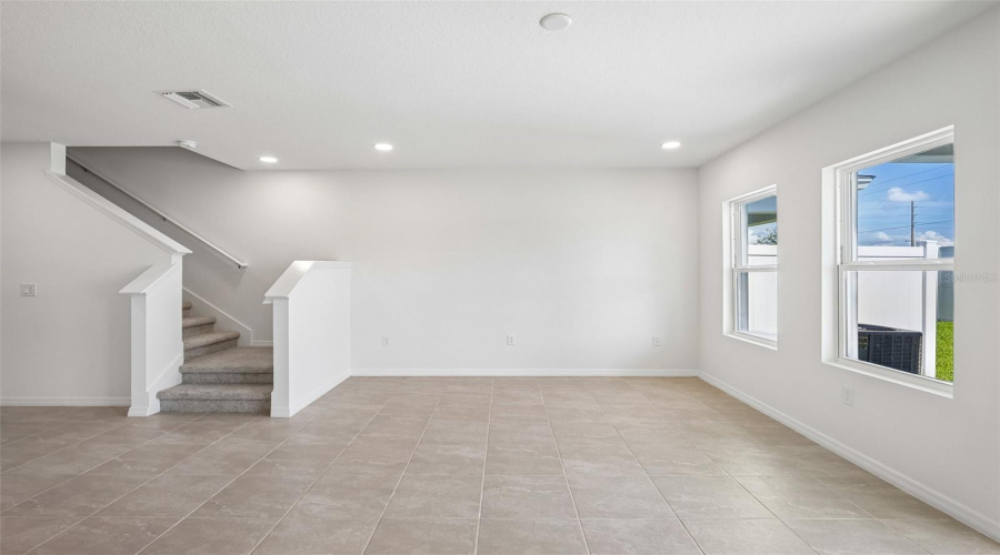 Zephyrhills, Florida 33541, 3 Bedroom Bedrooms, ,2 Bathroombathrooms,Residential,For Sale,Turpins,0,Mfrtb8519421