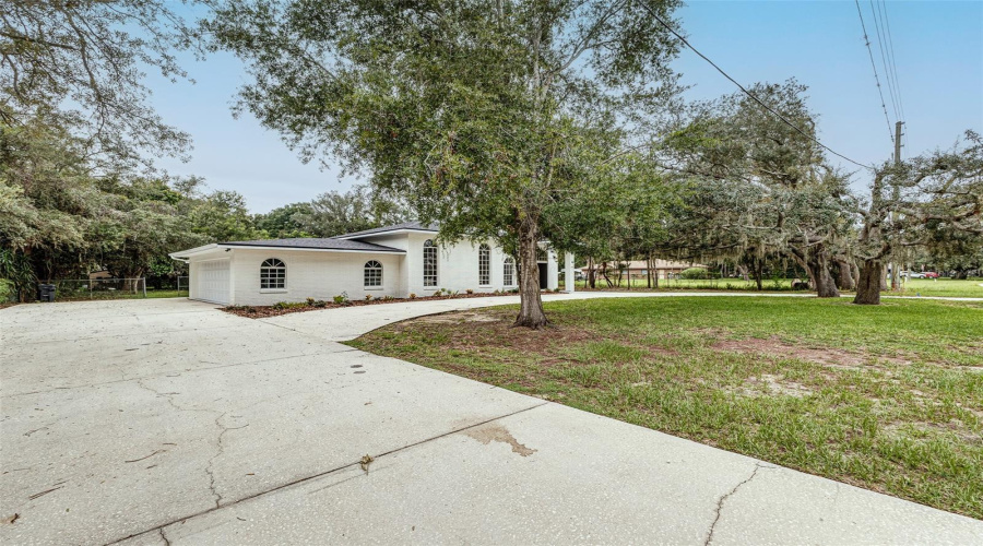 Lake Wales, Florida 33898, 3 Bedroom Bedrooms, ,2 Bathroombathrooms,Residential,For Sale,Capps,0,Mfrl4963688