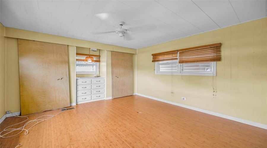 Largo, Florida 33773, 2 Bedroom Bedrooms, ,2 Bathroombathrooms,Residential,For Sale,Tahitian,0,Mfrtb8529171