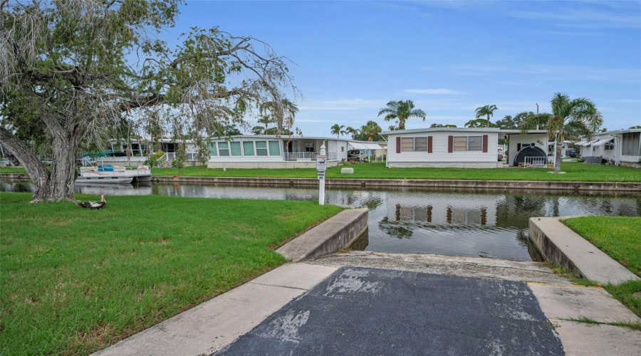 Largo, Florida 33773, 2 Bedroom Bedrooms, ,2 Bathroombathrooms,Residential,For Sale,Tahitian,0,Mfrtb8529171