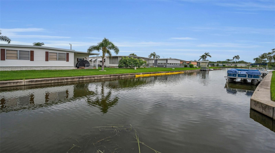 Largo, Florida 33773, 2 Bedroom Bedrooms, ,2 Bathroombathrooms,Residential,For Sale,Tahitian,0,Mfrtb8529171