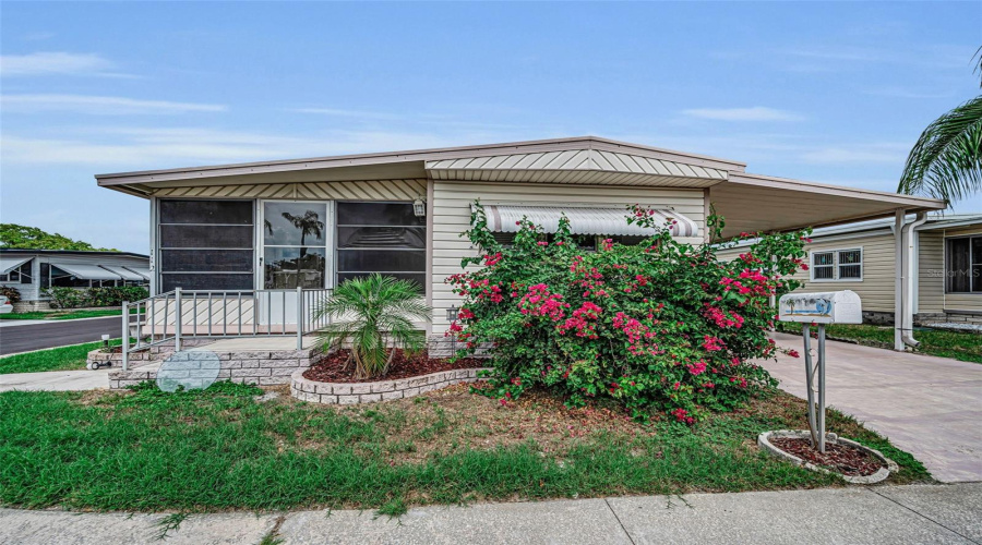 Largo, Florida 33773, 2 Bedroom Bedrooms, ,2 Bathroombathrooms,Residential,For Sale,Tahitian,0,Mfrtb8529171