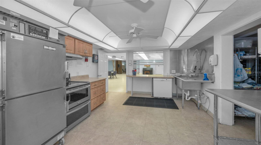 Largo, Florida 33773, 2 Bedroom Bedrooms, ,2 Bathroombathrooms,Residential,For Sale,Tahitian,0,Mfrtb8529171