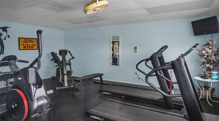 Largo, Florida 33773, 2 Bedroom Bedrooms, ,2 Bathroombathrooms,Residential,For Sale,Tahitian,0,Mfrtb8529171