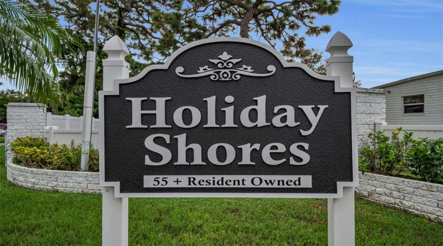 Largo, Florida 33773, 2 Bedroom Bedrooms, ,2 Bathroombathrooms,Residential,For Sale,Tahitian,0,Mfrtb8529171