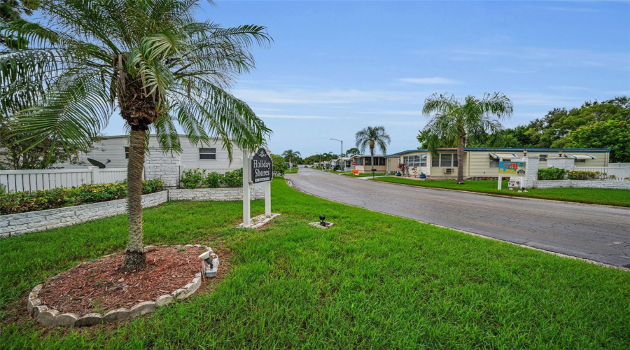 Largo, Florida 33773, 2 Bedroom Bedrooms, ,2 Bathroombathrooms,Residential,For Sale,Tahitian,0,Mfrtb8529171