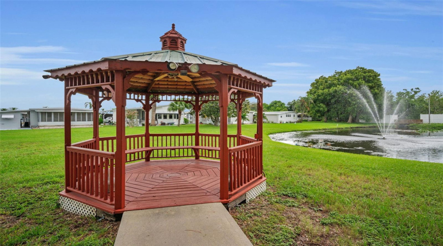 Largo, Florida 33773, 2 Bedroom Bedrooms, ,2 Bathroombathrooms,Residential,For Sale,Tahitian,0,Mfrtb8529171