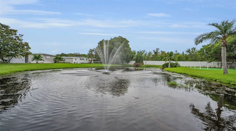 Largo, Florida 33773, 2 Bedroom Bedrooms, ,2 Bathroombathrooms,Residential,For Sale,Tahitian,0,Mfrtb8529171