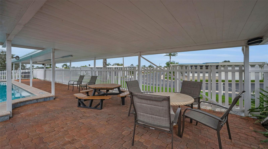 Largo, Florida 33773, 2 Bedroom Bedrooms, ,2 Bathroombathrooms,Residential,For Sale,Tahitian,0,Mfrtb8529171