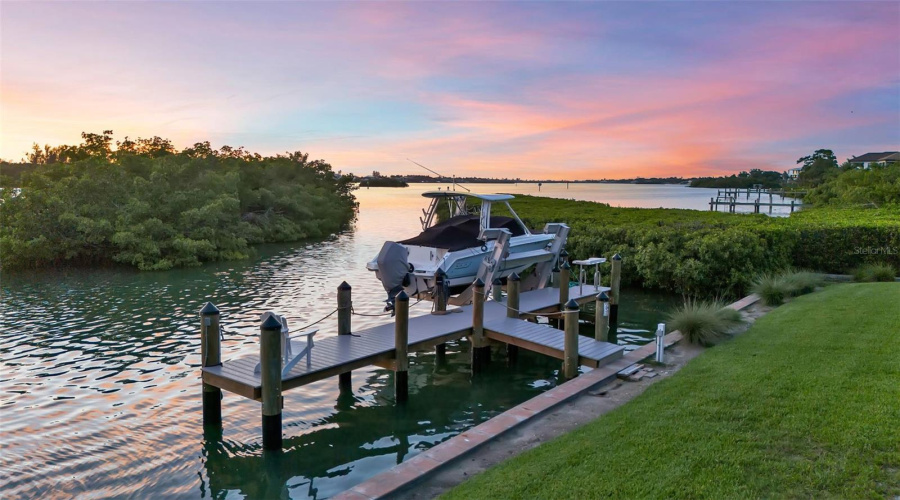 Nokomis, Florida 34275, 3 Bedroom Bedrooms, ,2 Bathroombathrooms,Residential,For Sale,Laurel,0,Mfra4694029