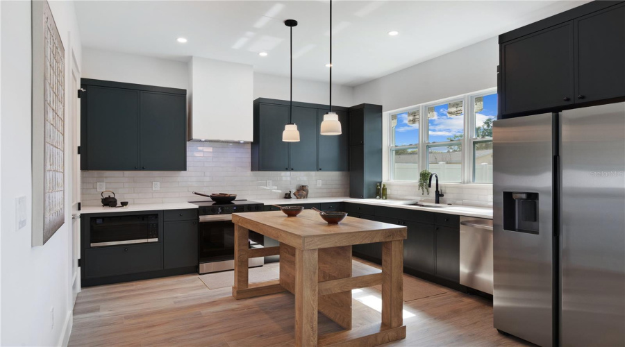 Tampa, Florida 33610, 4 Bedroom Bedrooms, ,3 Bathroombathrooms,Residential,For Sale,17Th,0,Mfrtb8530430