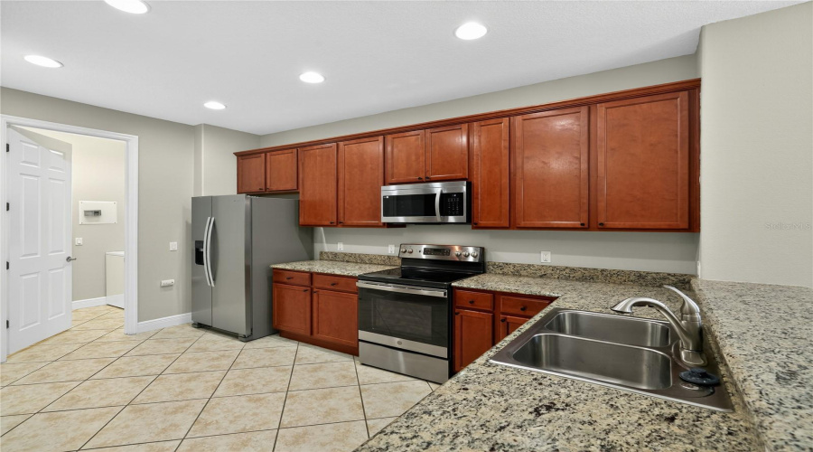 Kissimmee, Florida 34759, 2 Bedroom Bedrooms, ,2 Bathroombathrooms,Residential,For Sale,Presido Park,0,Mfrtb8429298