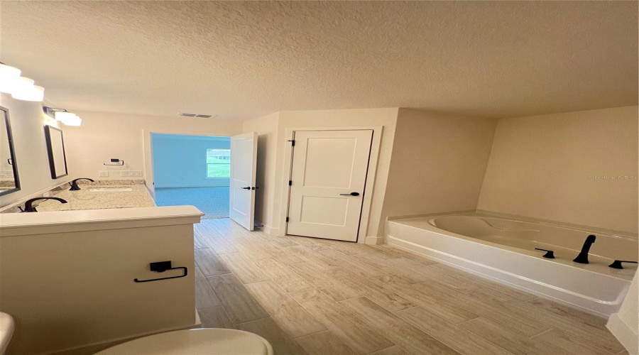 Dade City, Florida 33523, 4 Bedroom Bedrooms, ,2 Bathroombathrooms,Residential,For Sale,Hidden View Circle,0,Mfrtb8456366