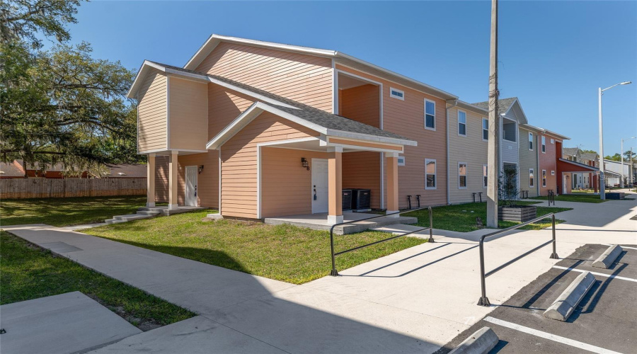 Gainesville, Florida 32605, 2 Bedroom Bedrooms, ,2 Bathroombathrooms,Residential,For Sale,29Th,0,Mfrgc541564