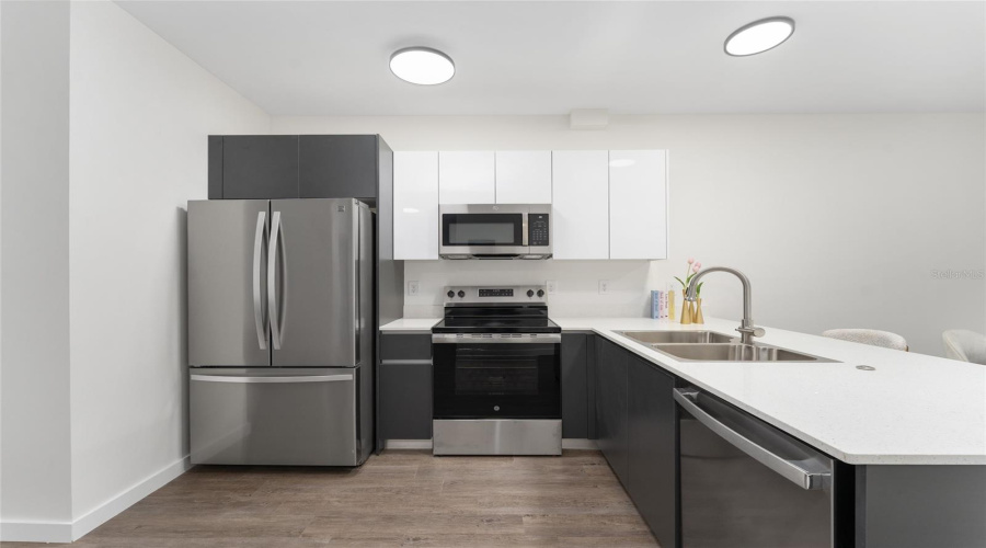 Gainesville, Florida 32605, 2 Bedroom Bedrooms, ,2 Bathroombathrooms,Residential,For Sale,29Th,0,Mfrgc541564