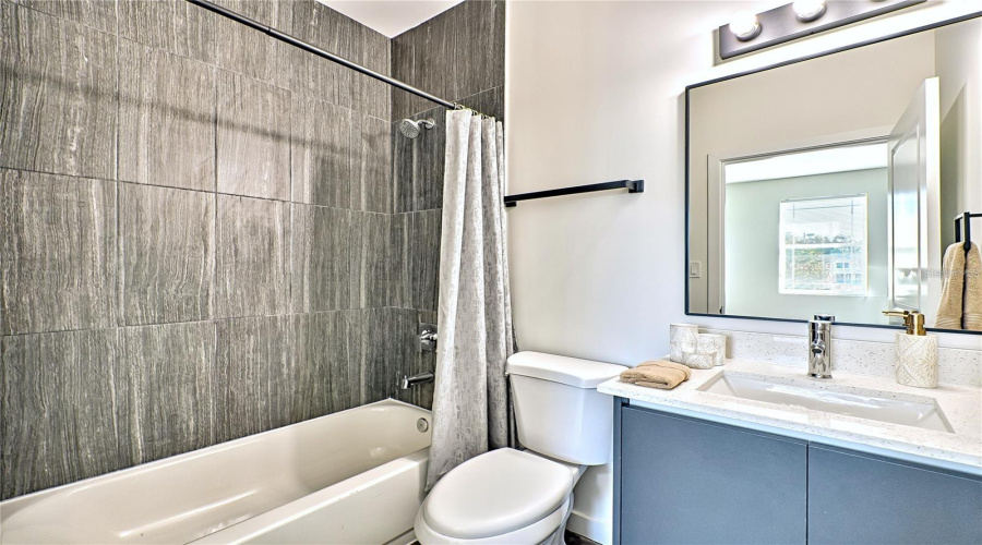 Gainesville, Florida 32605, 2 Bedroom Bedrooms, ,2 Bathroombathrooms,Residential,For Sale,29Th,0,Mfrgc541564