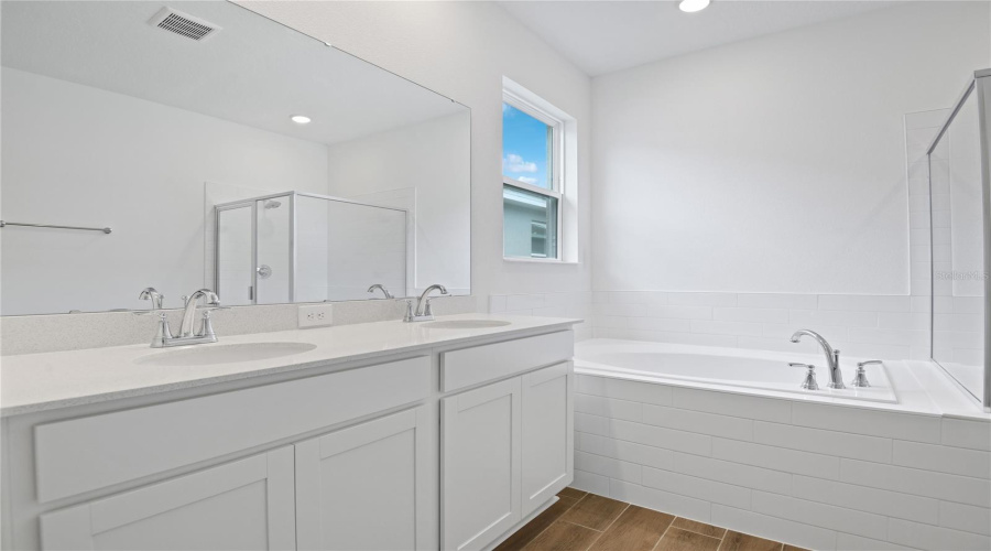 Ocala, Florida 34474, 4 Bedroom Bedrooms, ,3 Bathroombathrooms,Residential,For Sale,64Th,0,Mfrs5131084