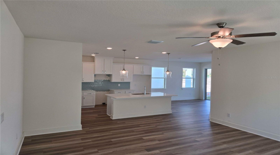 Kitchen/Living Room