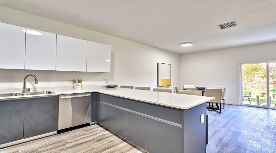 Gainesville, Florida 32605, 3 Bedroom Bedrooms, ,3 Bathroombathrooms,Residential,For Sale,29Th,0,Mfrgc541583