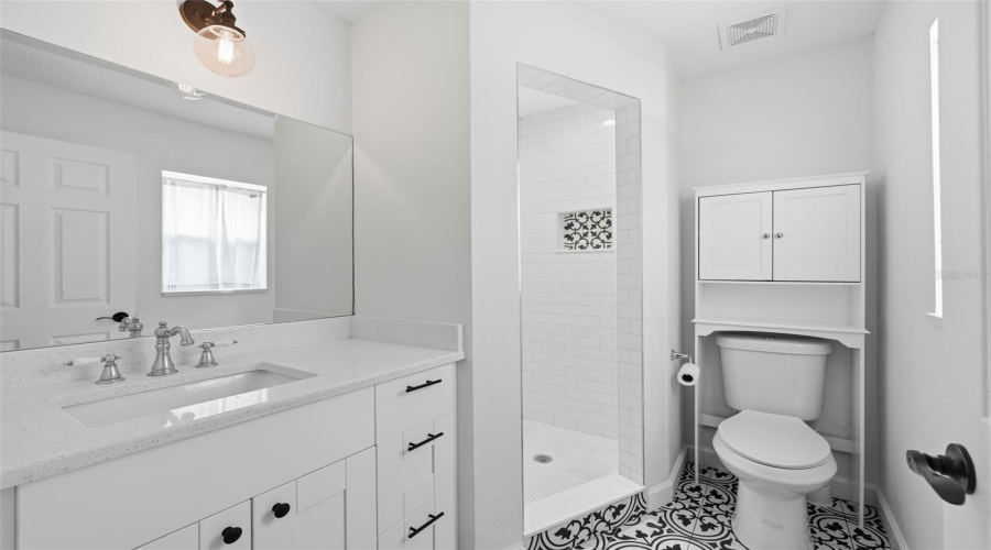 Tampa, Florida 33604, 3 Bedroom Bedrooms, ,2 Bathroombathrooms,Residential,For Sale,Cluster,0,Mfrtb8536612