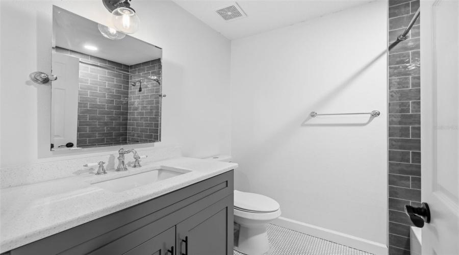 Tampa, Florida 33604, 3 Bedroom Bedrooms, ,2 Bathroombathrooms,Residential,For Sale,Cluster,0,Mfrtb8536612
