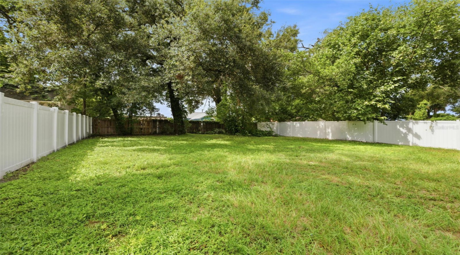 Tampa, Florida 33604, 3 Bedroom Bedrooms, ,2 Bathroombathrooms,Residential,For Sale,Cluster,0,Mfrtb8536612