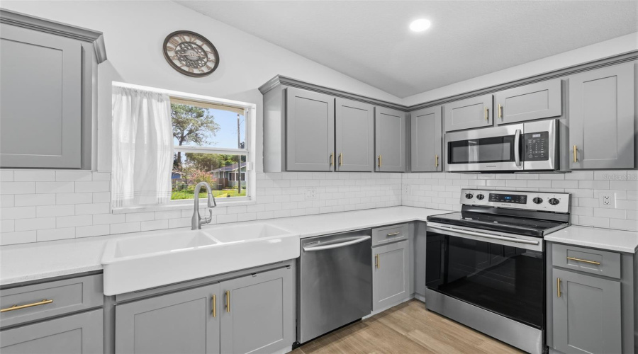 Tampa, Florida 33604, 3 Bedroom Bedrooms, ,2 Bathroombathrooms,Residential,For Sale,Cluster,0,Mfrtb8536612
