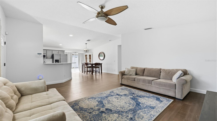 Tampa, Florida 33604, 3 Bedroom Bedrooms, ,2 Bathroombathrooms,Residential,For Sale,Cluster,0,Mfrtb8536612