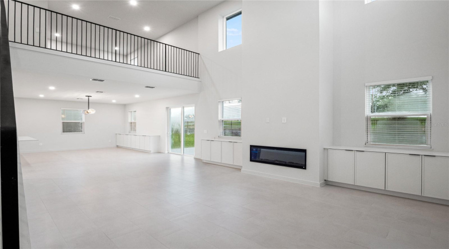 Lady Lake, Florida 32159, 4 Bedroom Bedrooms, ,3 Bathroombathrooms,Residential,For Sale,Skyfield,0,Mfrg5105211