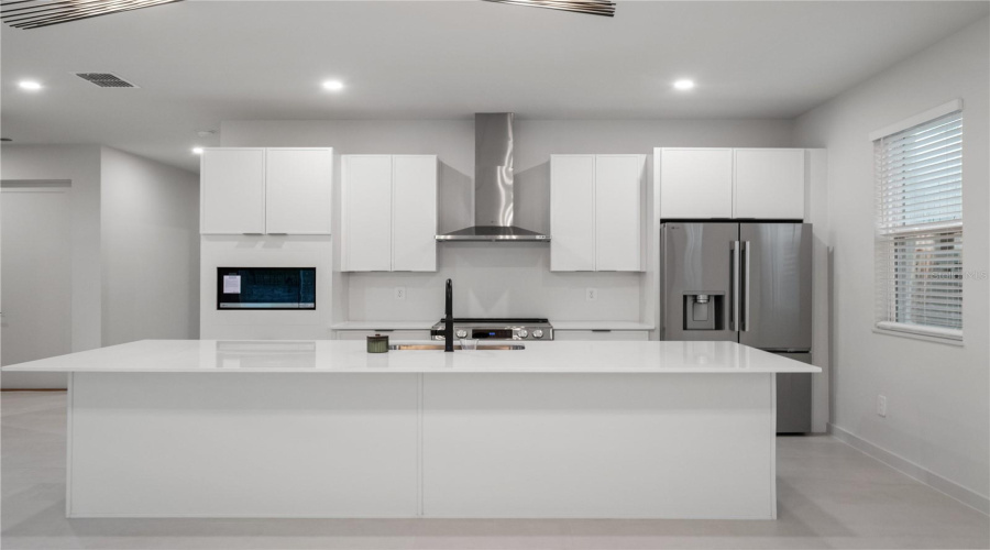 Lady Lake, Florida 32159, 4 Bedroom Bedrooms, ,3 Bathroombathrooms,Residential,For Sale,Skyfield,0,Mfrg5105211