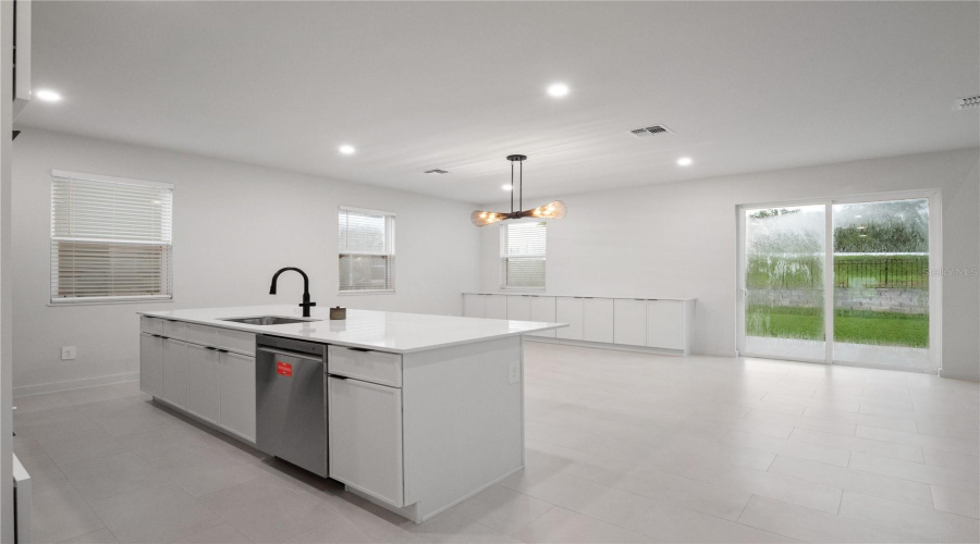 Lady Lake, Florida 32159, 4 Bedroom Bedrooms, ,3 Bathroombathrooms,Residential,For Sale,Skyfield,0,Mfrg5105211