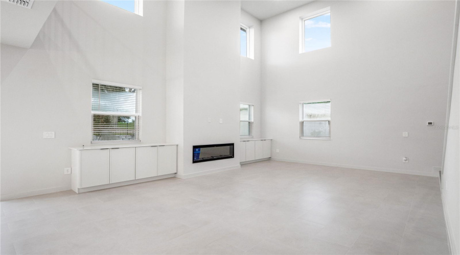 Lady Lake, Florida 32159, 4 Bedroom Bedrooms, ,3 Bathroombathrooms,Residential,For Sale,Skyfield,0,Mfrg5105211