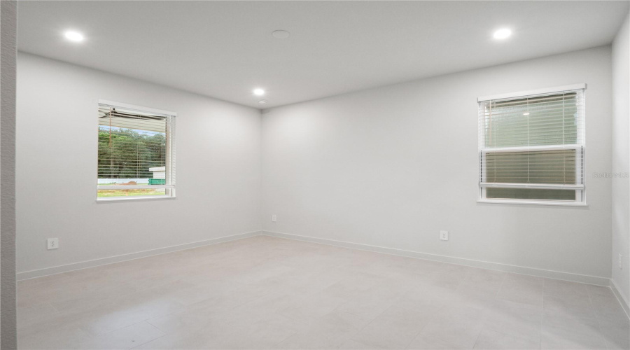 Lady Lake, Florida 32159, 4 Bedroom Bedrooms, ,3 Bathroombathrooms,Residential,For Sale,Skyfield,0,Mfrg5105211