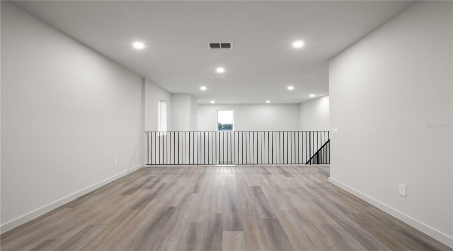Lady Lake, Florida 32159, 4 Bedroom Bedrooms, ,3 Bathroombathrooms,Residential,For Sale,Skyfield,0,Mfrg5105211