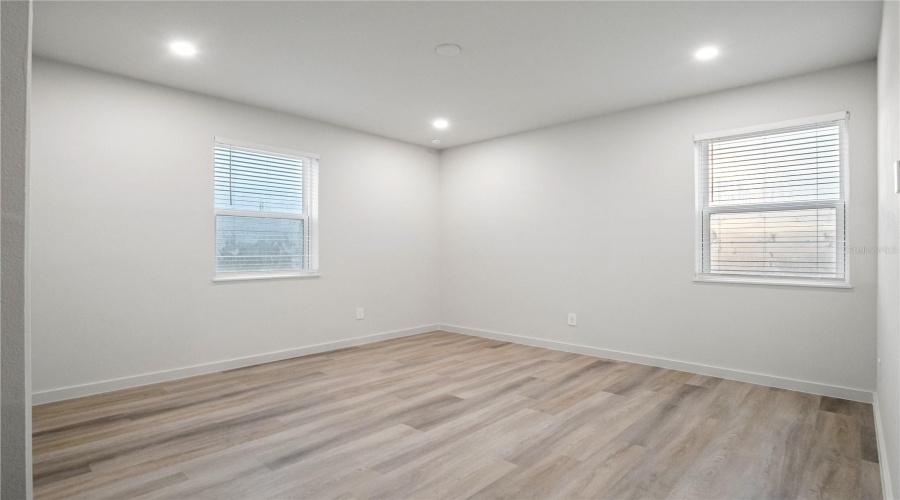 Lady Lake, Florida 32159, 4 Bedroom Bedrooms, ,3 Bathroombathrooms,Residential,For Sale,Skyfield,0,Mfrg5105211